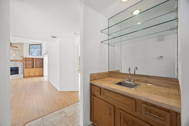 11512 Tin Cup DR 304, Austin, TX 78750