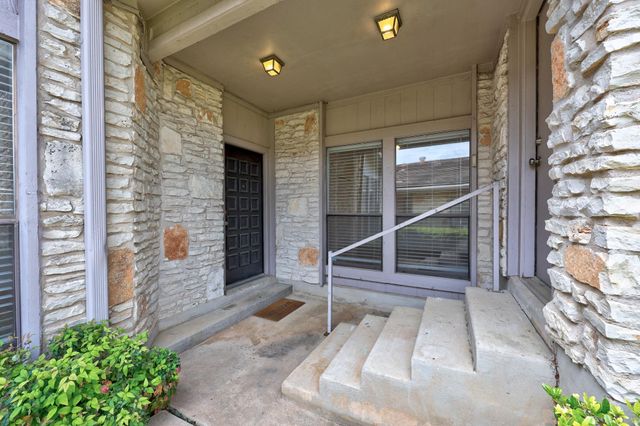 11512 Tin Cup DR 304, Austin, TX 78750