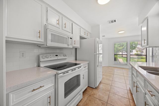 11512 Tin Cup DR 304, Austin, TX 78750