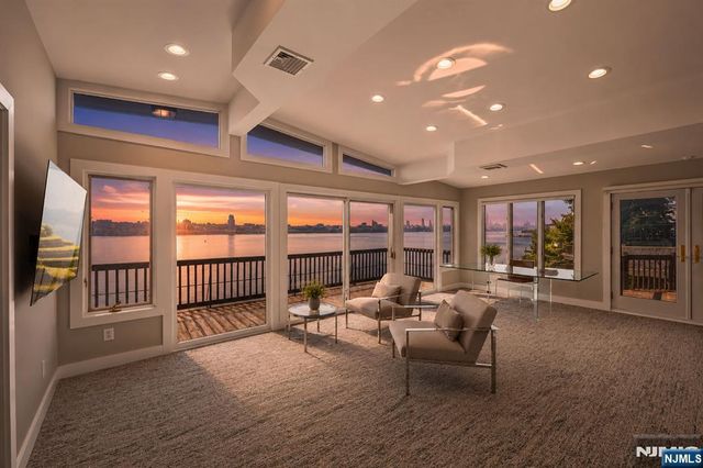 35 Shore Road, Edgewater, NJ 07020