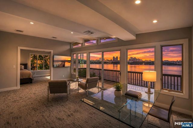 35 Shore Road, Edgewater, NJ 07020