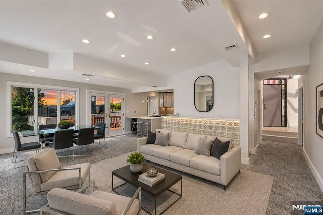 35 Shore Road, Edgewater, NJ 07020