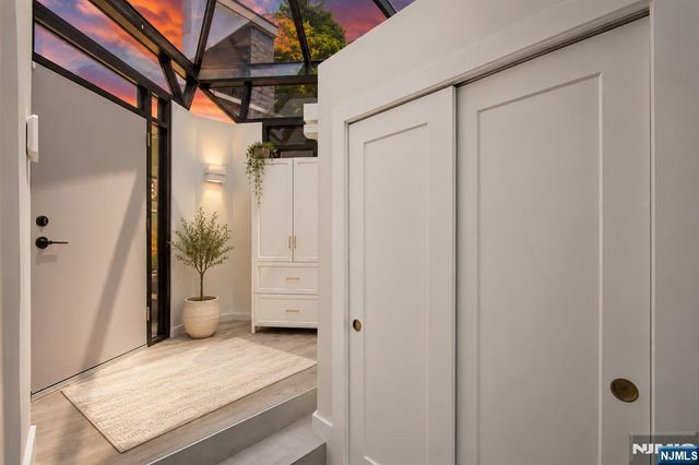 35 Shore Road, Edgewater, NJ 07020