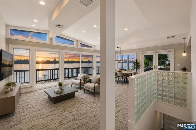 35 Shore Road, Edgewater, NJ 07020