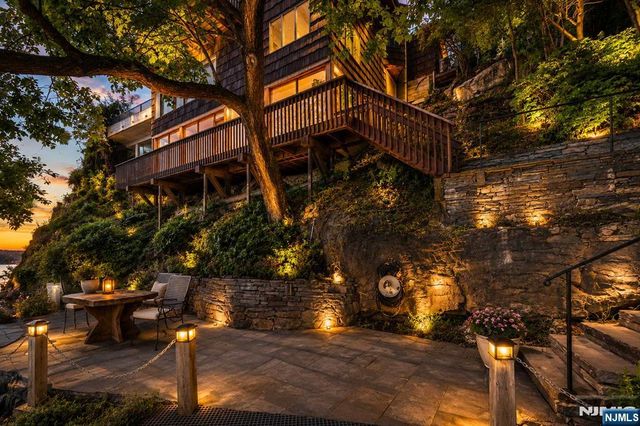 35 Shore Road, Edgewater, NJ 07020