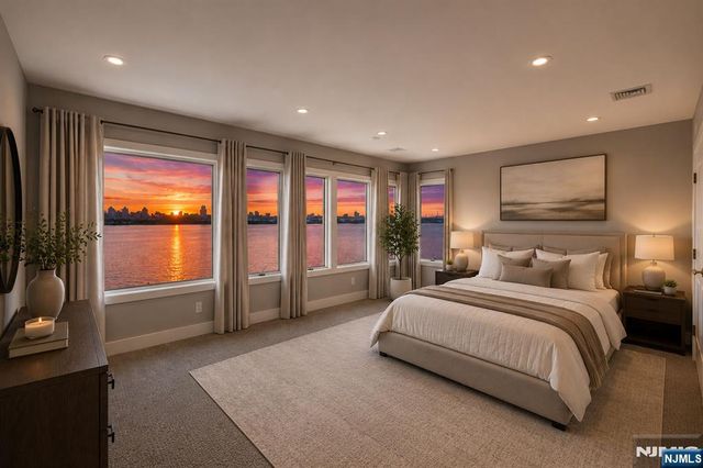 35 Shore Road, Edgewater, NJ 07020