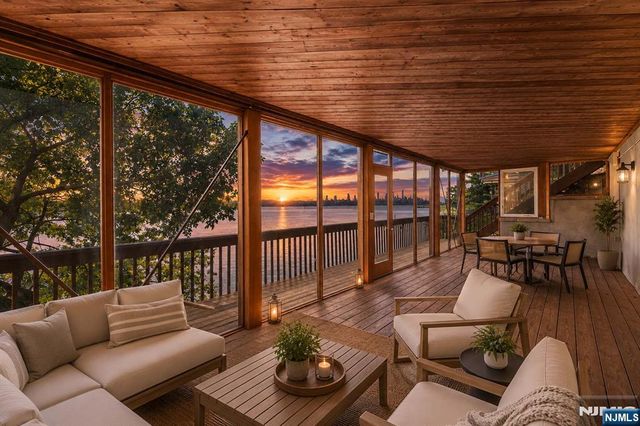 35 Shore Road, Edgewater, NJ 07020