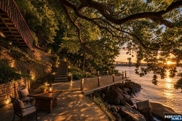 35 Shore Road, Edgewater, NJ 07020