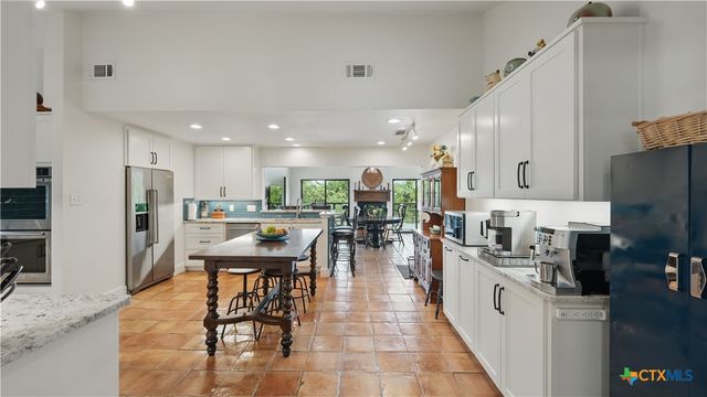 1817 Kuehler Avenue, New Braunfels, TX 78130