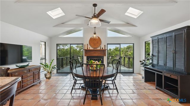 1817 Kuehler Avenue, New Braunfels, TX 78130