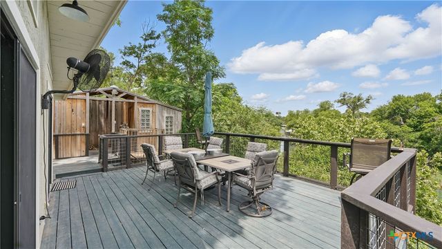 1817 Kuehler Avenue, New Braunfels, TX 78130