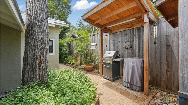 1817 Kuehler Avenue, New Braunfels, TX 78130