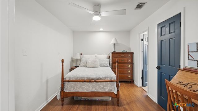 1817 Kuehler Avenue, New Braunfels, TX 78130