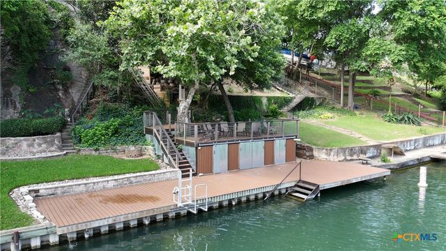 1817 Kuehler Avenue, New Braunfels, TX 78130