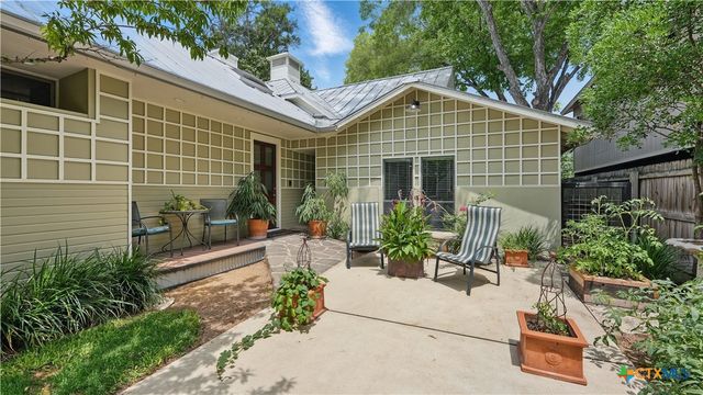 1817 Kuehler Avenue, New Braunfels, TX 78130