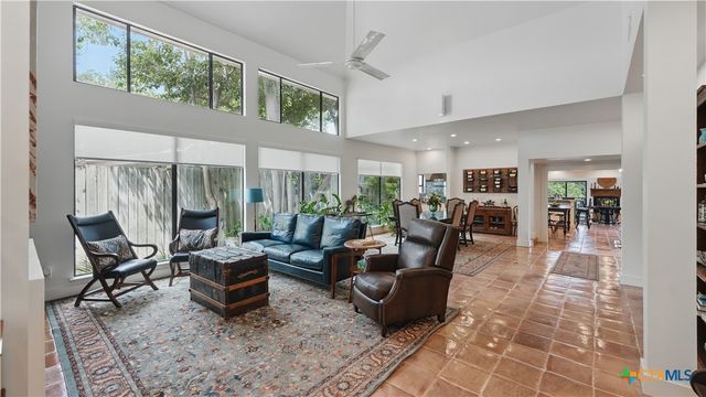 1817 Kuehler Avenue, New Braunfels, TX 78130