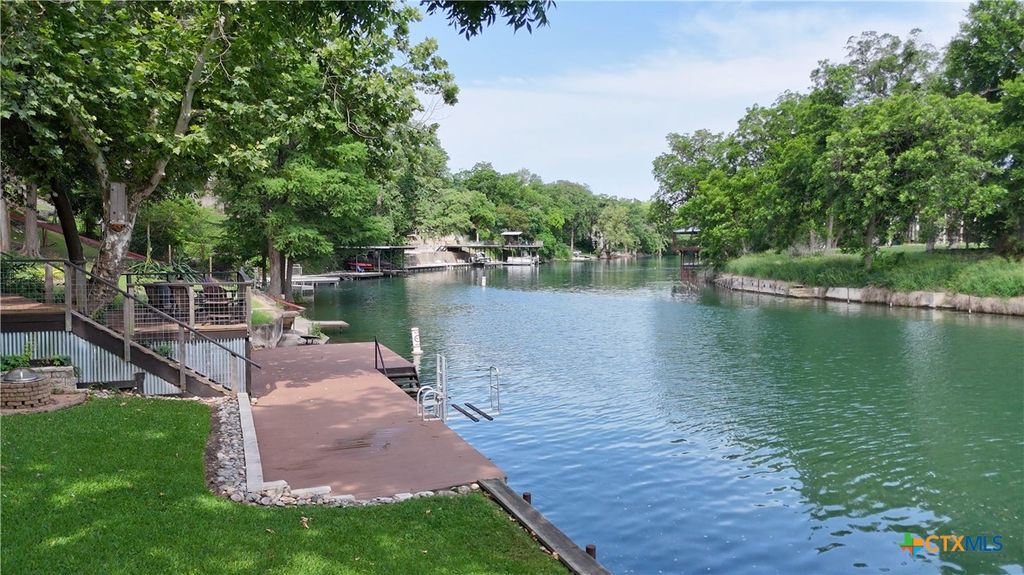1817 Kuehler Avenue, New Braunfels, TX 78130