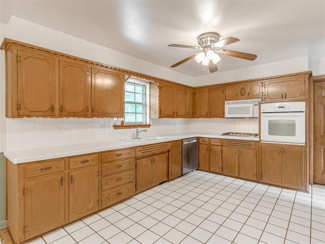 2613 N Vermont Avenue, Oklahoma City, OK 73107