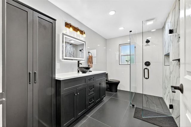 5641 ANTIETAM DRIVE, Sarasota, FL 34231