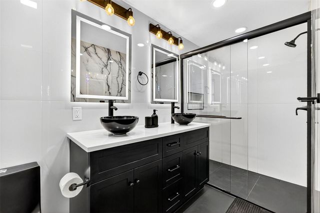 5641 ANTIETAM DRIVE, Sarasota, FL 34231