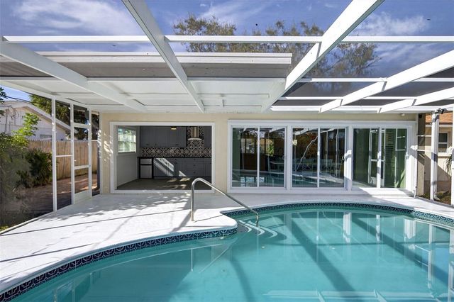 5641 ANTIETAM DRIVE, Sarasota, FL 34231