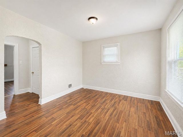 3860 Neosho Street, St Louis, MO 63116