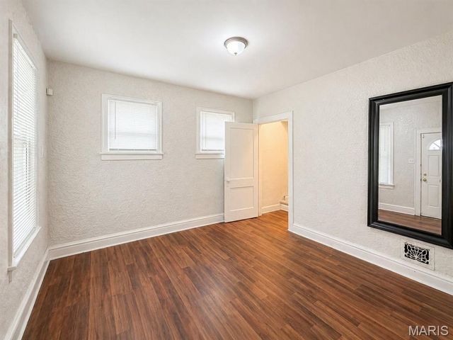 3860 Neosho Street, St Louis, MO 63116