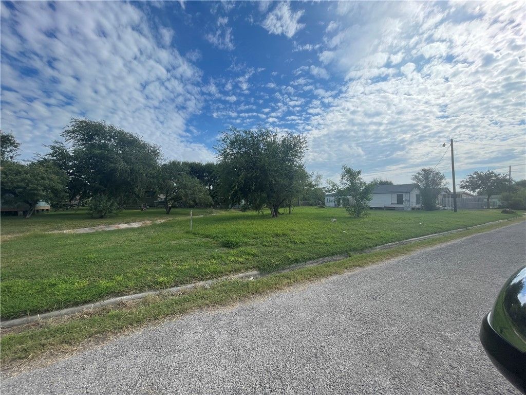 608 Mission, Gregory, TX 78359 — photo 2