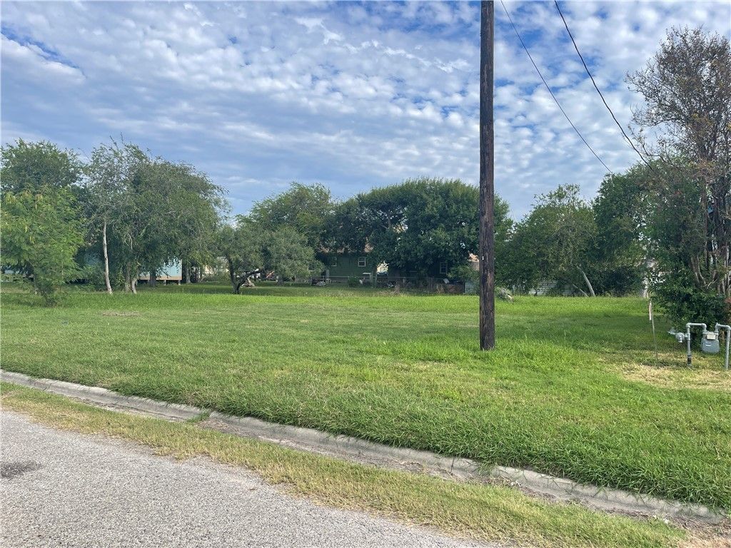 608 Mission, Gregory, TX 78359 — photo 3