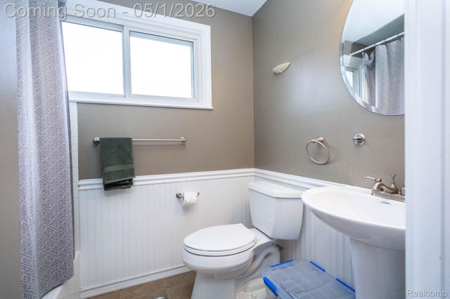 15289 Cleveland Avenue, Allen Park, MI 48101