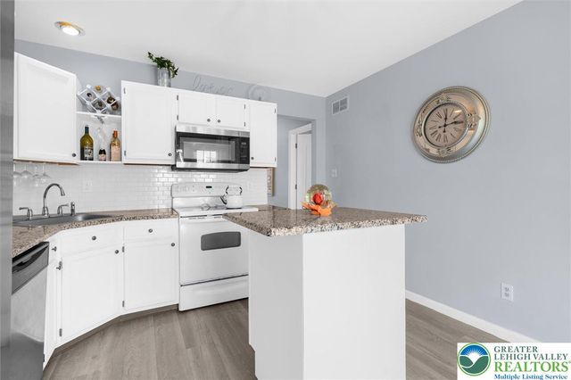 318 Windsor Place 318, Macungie Boro, PA 18062
