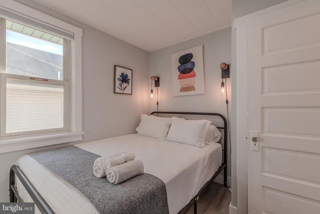 240 W PACIFIC AVE, Villas, NJ 08251