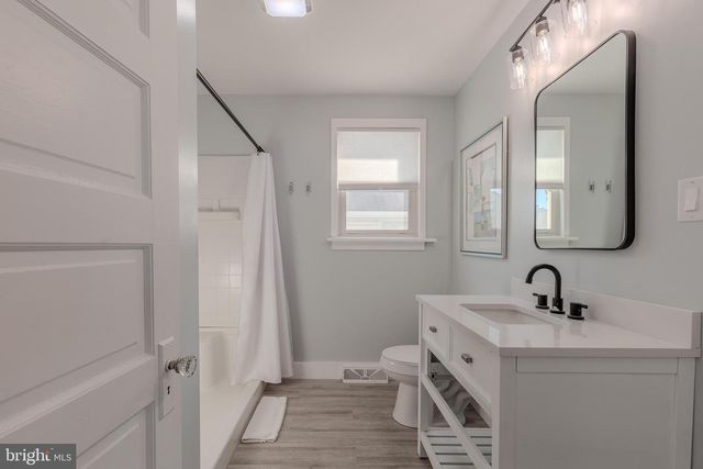 240 W PACIFIC AVE, Villas, NJ 08251