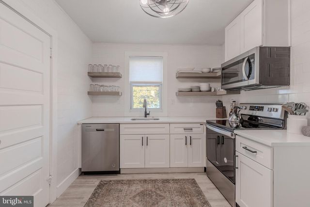 240 W PACIFIC AVE, Villas, NJ 08251