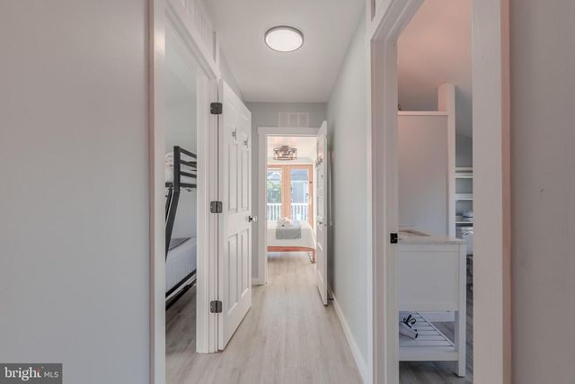 240 W PACIFIC AVE, Villas, NJ 08251