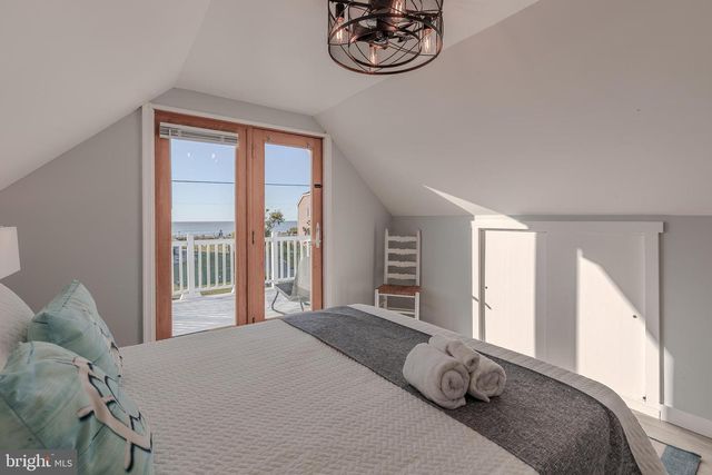 240 W PACIFIC AVE, Villas, NJ 08251