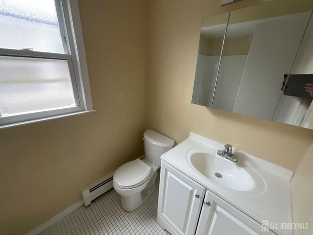 60 Glenn Drive, Keasbey, NJ 07095