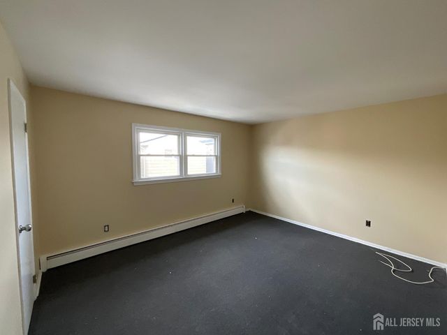 60 Glenn Drive, Keasbey, NJ 07095