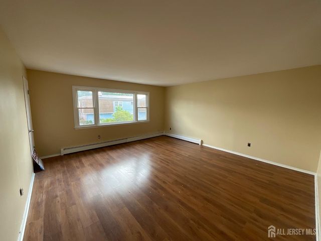 60 Glenn Drive, Keasbey, NJ 07095
