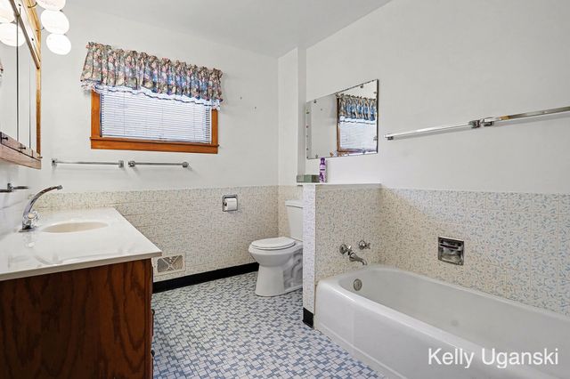 2360 Grove Street, Muskegon, MI 49441