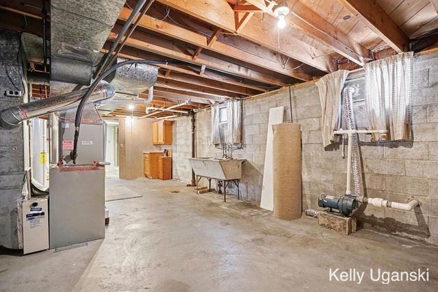 2360 Grove Street, Muskegon, MI 49441