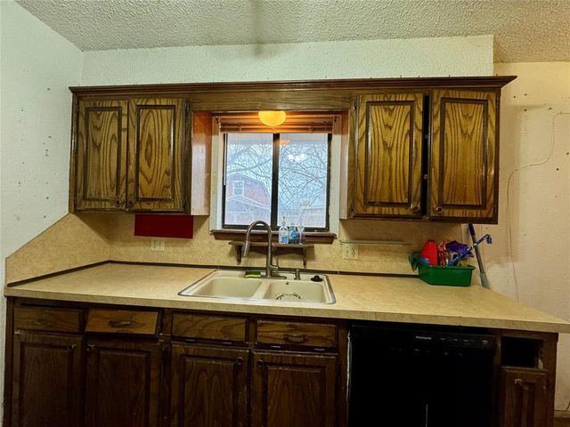 1008 Aspen Court, Moore, OK 73160