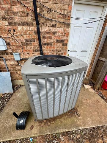 1008 Aspen Court, Moore, OK 73160