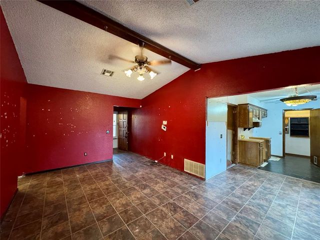 1008 Aspen Court, Moore, OK 73160