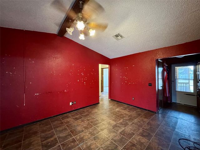 1008 Aspen Court, Moore, OK 73160