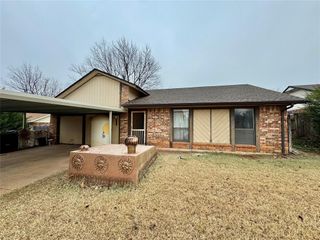 1008 Aspen Court, Moore, OK 73160