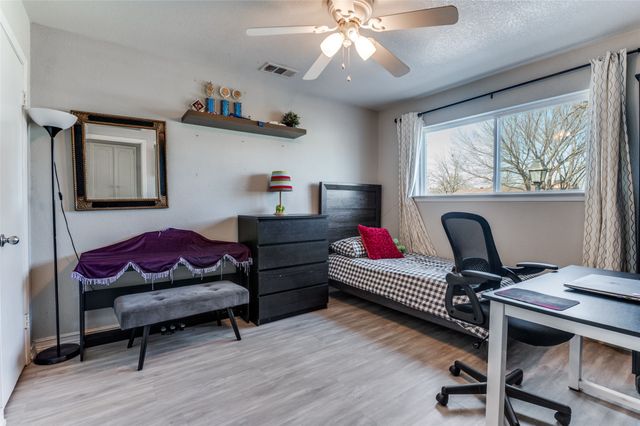 2214 W 11th Street, Irving, TX 75060