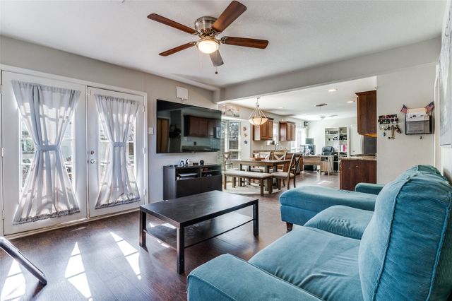 2214 W 11th Street, Irving, TX 75060