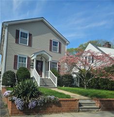 215 Bourne Avenue, East Providence, RI 02916