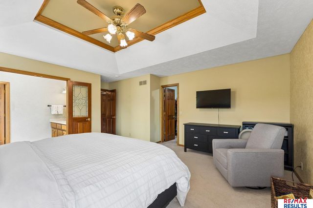 6151 S 102 Avenue, Omaha, NE 68127